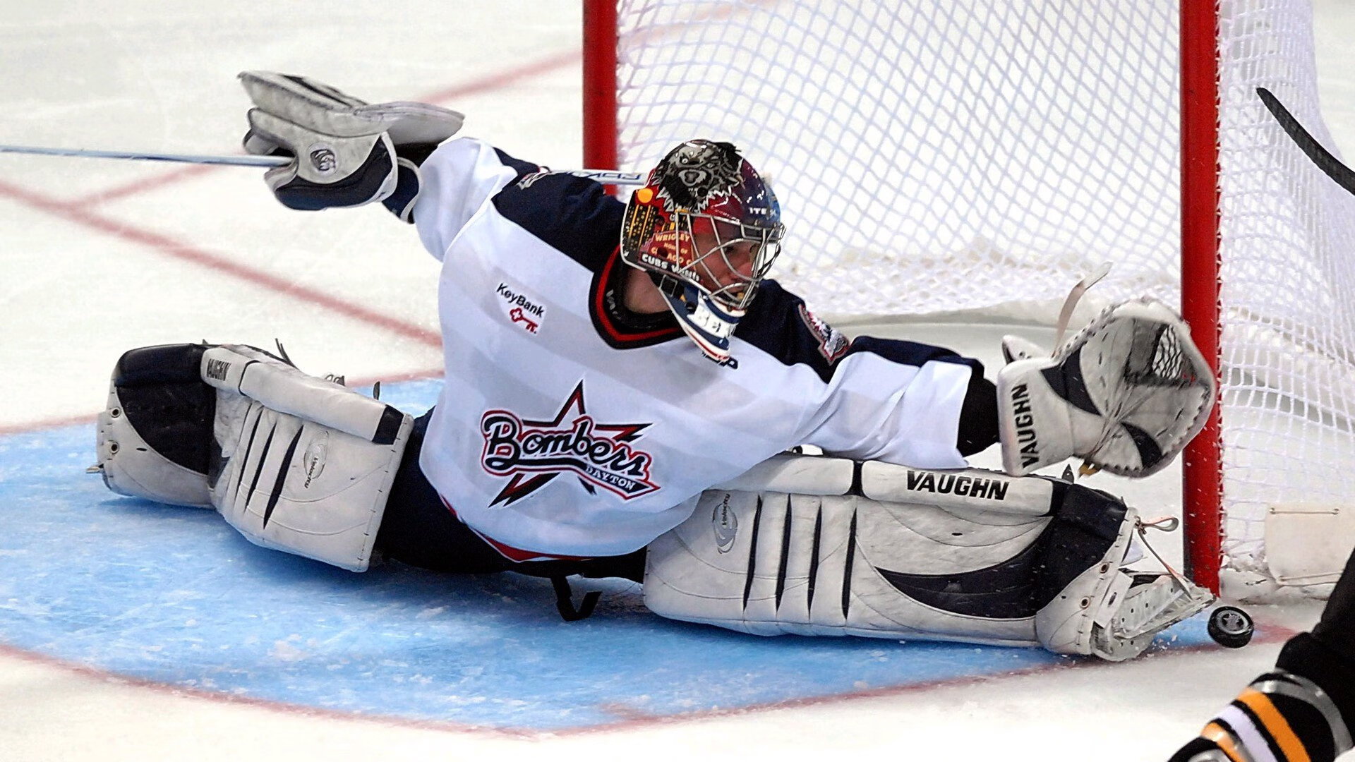 湖人队追逐季后赛梦，拼劲十足，湖人主场时隔8年再迎季后赛